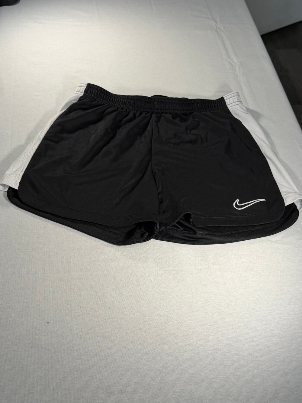 Nike Dri-FIT Black & White Running Shorts Women’s Small